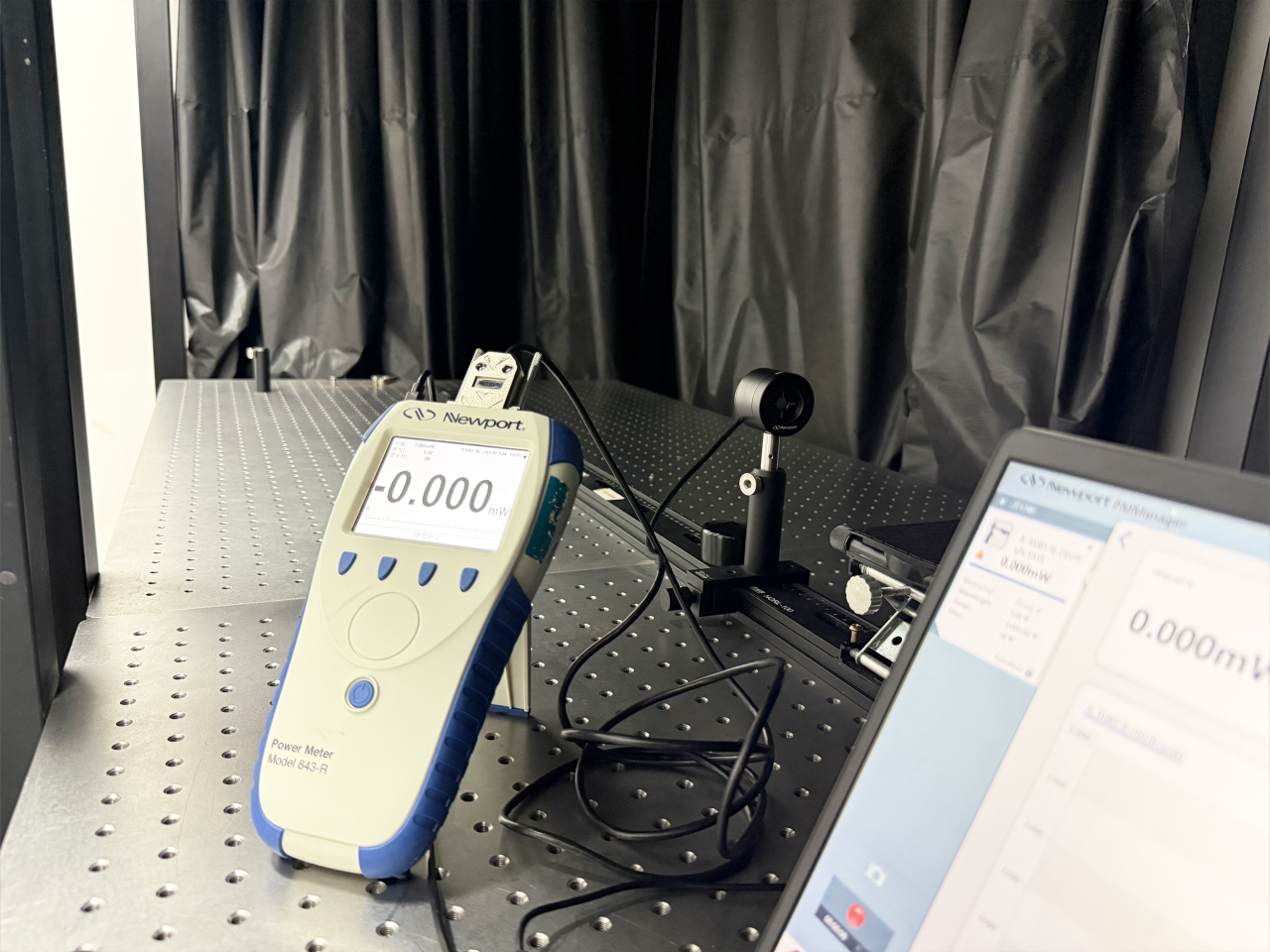 光學(xué)實(shí)驗(yàn)室介紹(圖4) 光學(xué)實(shí)驗(yàn)室介紹(圖4)